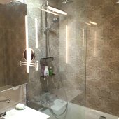 Перегородка на ванну ЖК Latifa Residence - Стекольный мастер